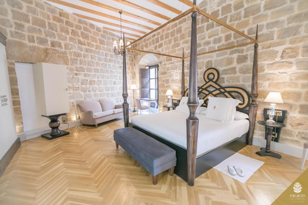 Hotel Palacio De Ubeda 5 G.L Exterior foto A bedroom at the hotel