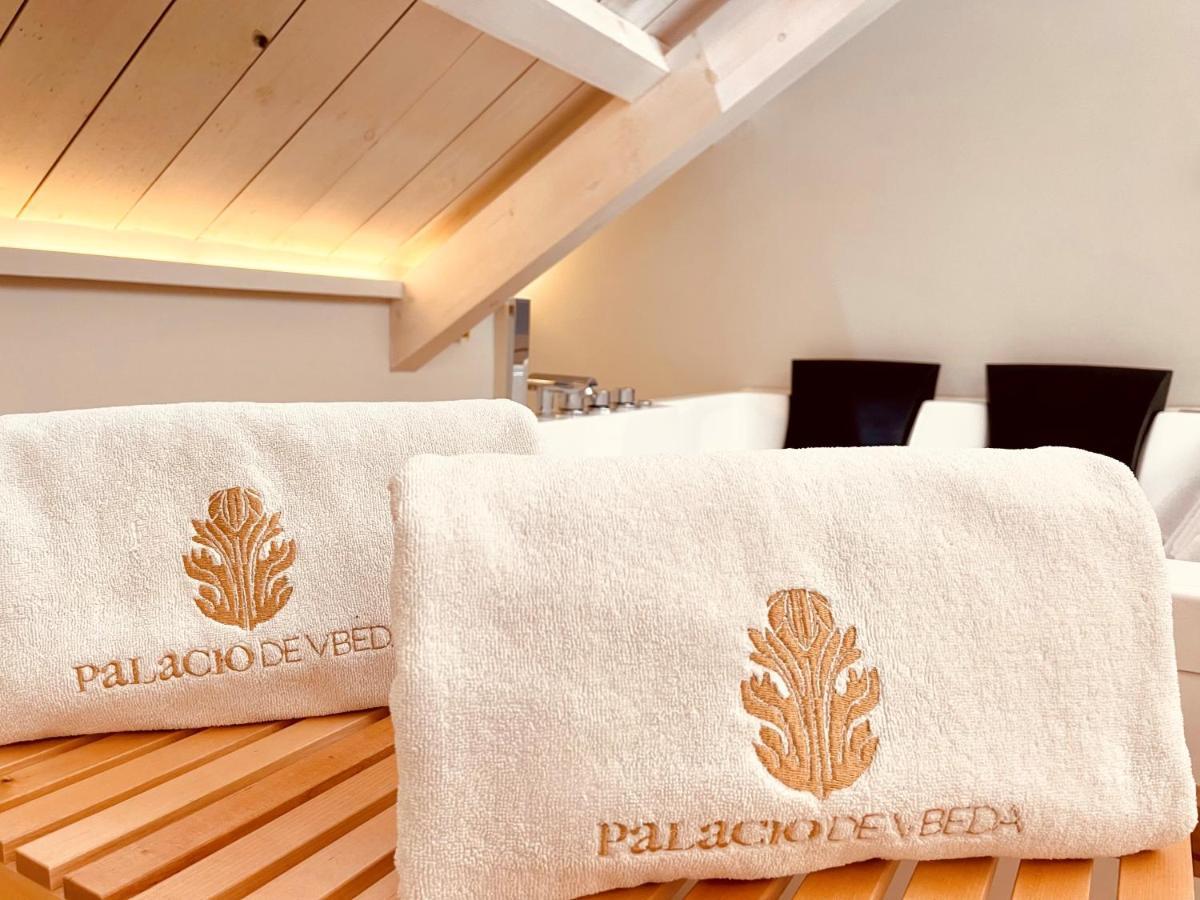 Hotel Palacio De Ubeda 5 G.L Exterior foto Sauna towels