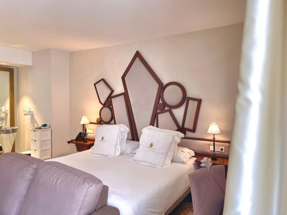 Hotel Palacio De Ubeda 5 G.L Exterior foto A bedroom at the hotel