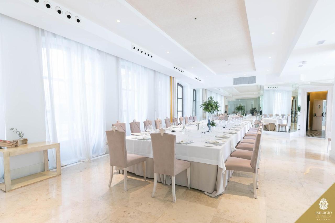 Hotel Palacio De Ubeda 5 G.L Exterior foto The ballroom