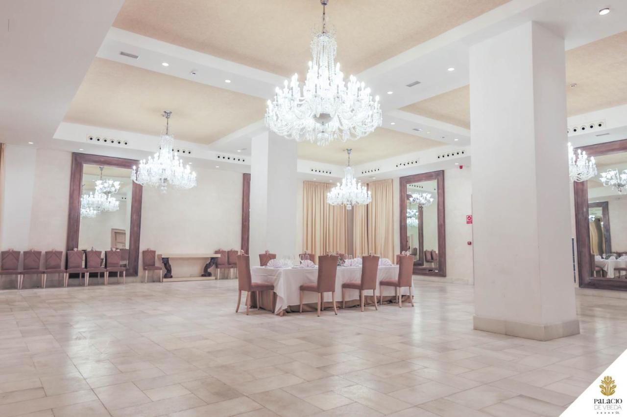 Hotel Palacio De Ubeda 5 G.L Exterior foto The ballroom